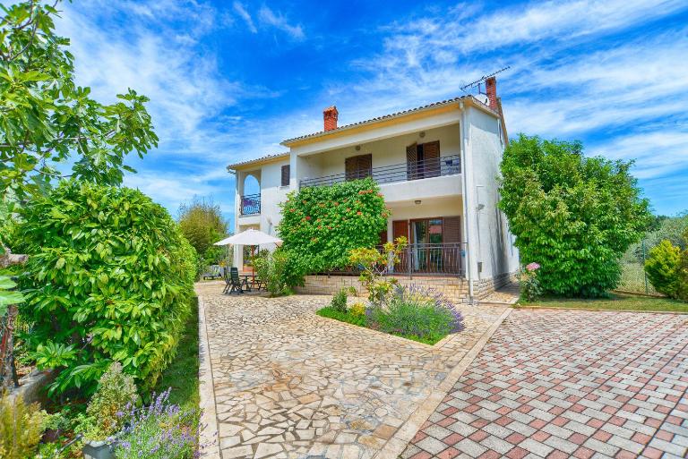 Apartments Slavica 590 - Ferienwohnung Fazana