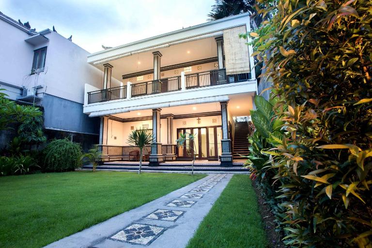 Wingsu Guest House - B&B Canggu