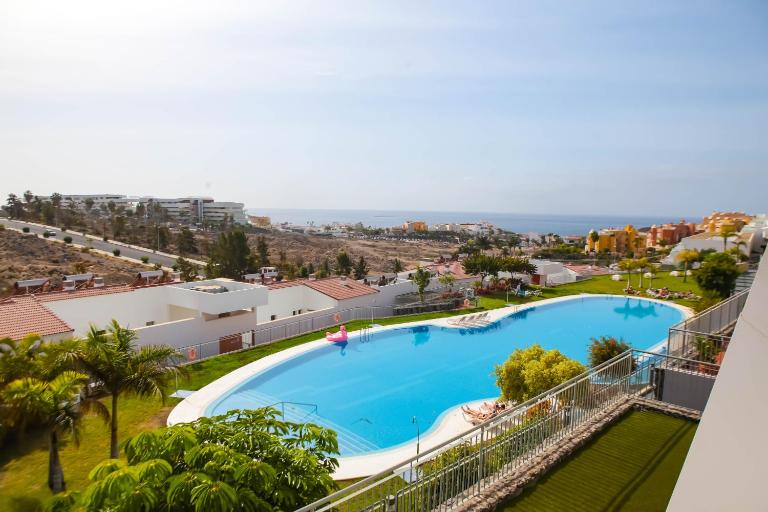2 Bedrooms Apartment In Magnolia Golf Resort, La Caleta - B&B Adeje