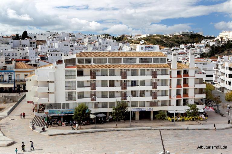 Edificio Albufeira Apartamentos A. Local - Albuturismo Lda - B&B Albufeira