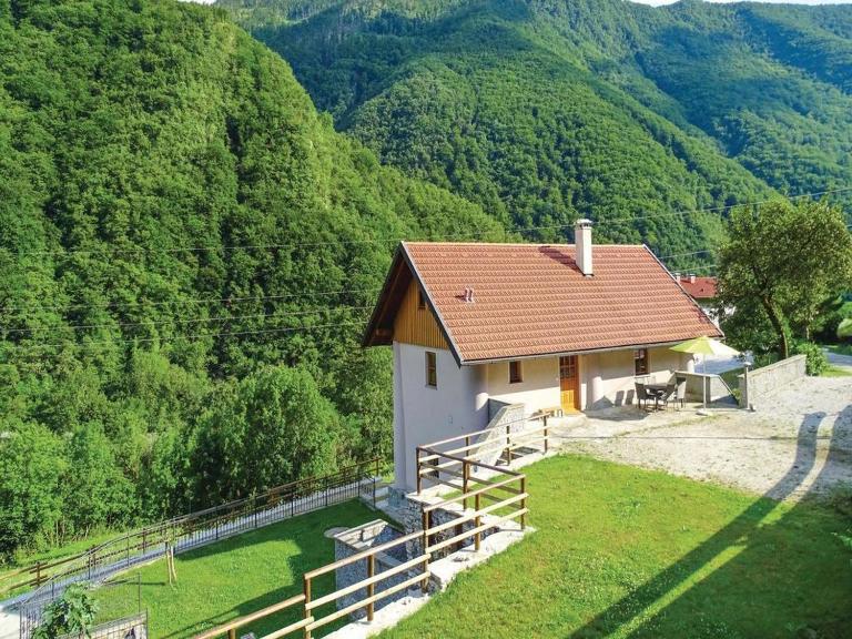 Počitniška hiša Pri Kuštrču - B&B Grahovo ob Bači