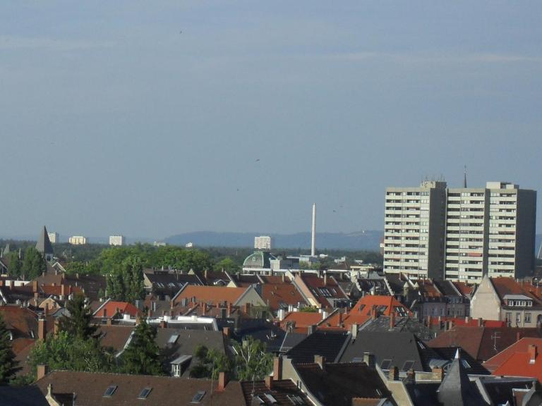 Blick über Karlsruhe - Ferienwohnung Panorama - B&B Karlsruhe