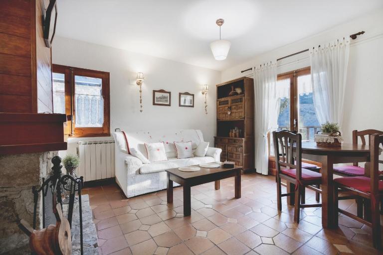 LA GINESTA 1, Apartaments de munyanya - B&B Taüll