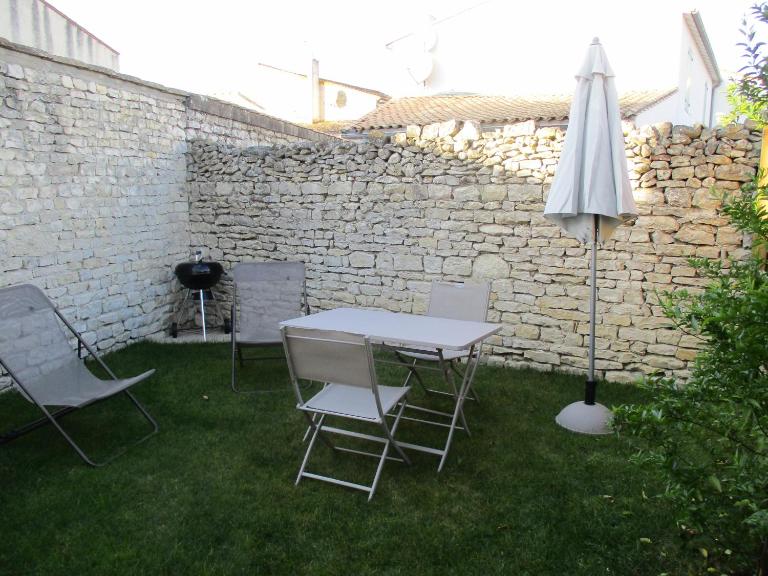 STUDIO 2 PERS PROCHE PLAGE ET COMMERCES - Chambres d'hôtes Sainte-Marie-de-Ré
