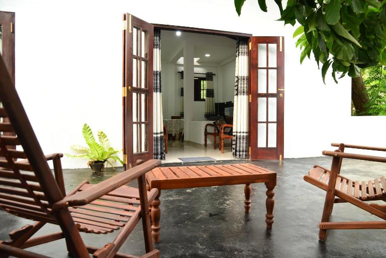 Homeaway Guesthouse & Apartments - B&B Hikkaduwa