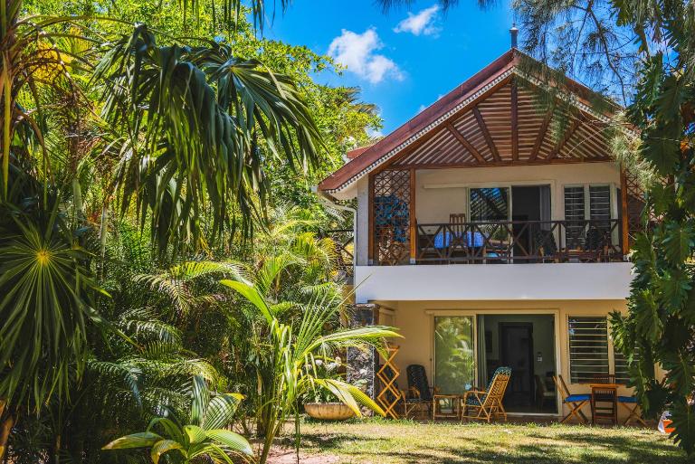 Coconuts - B&B Grand Baie