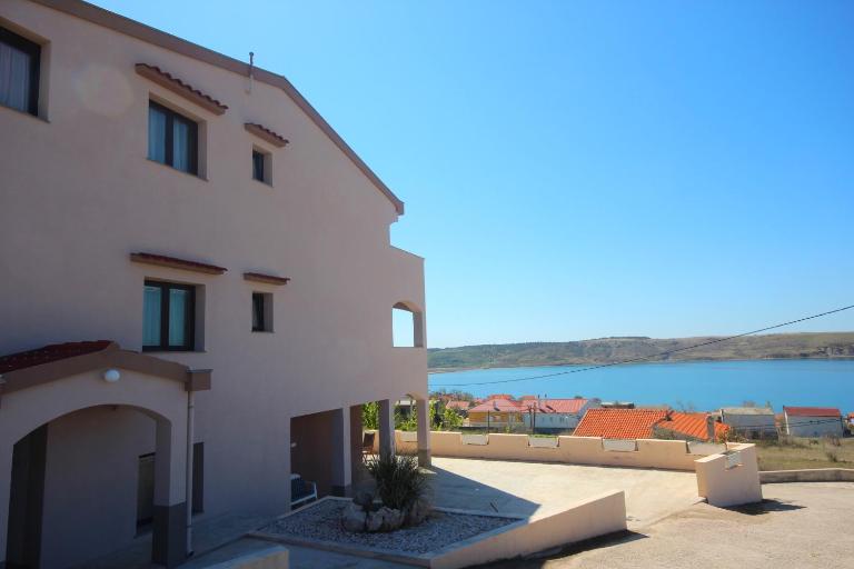 Apartments Njaco - Bed and Breakfast Ražanac