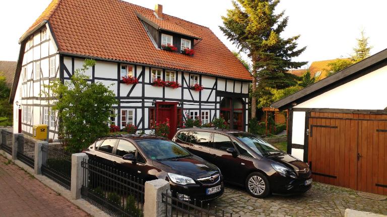Messezimmer Laatzen APO 1 - Bed and Breakfast Hemmingen