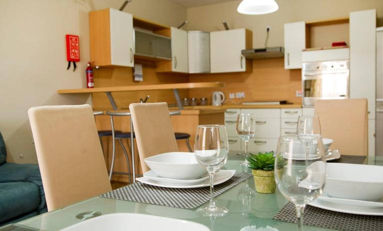No 6 Poseidon Apartment - B&B San Julian's
