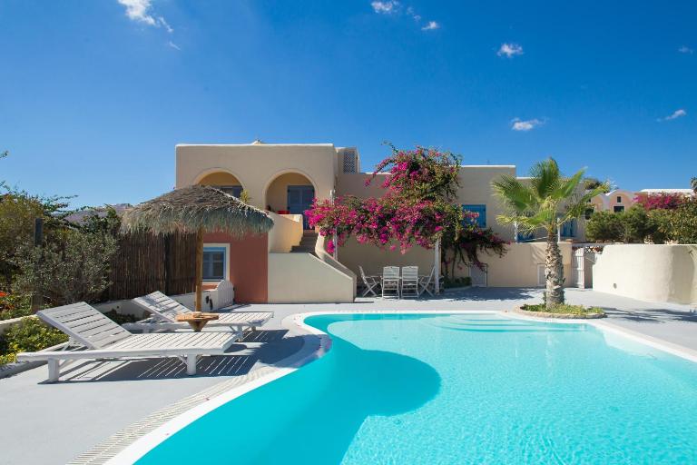 Theros Houses Santorini - B&B Kamari