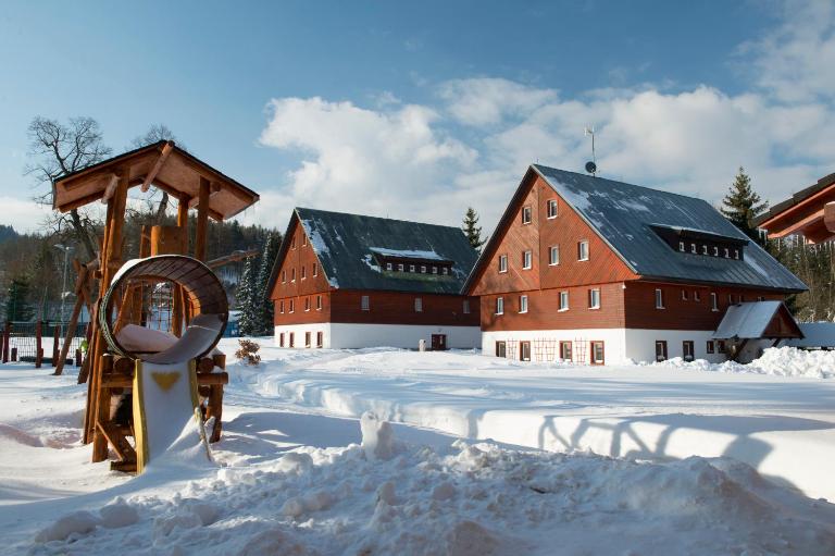 Rodinný penzion Skiland - B&B Ostružná