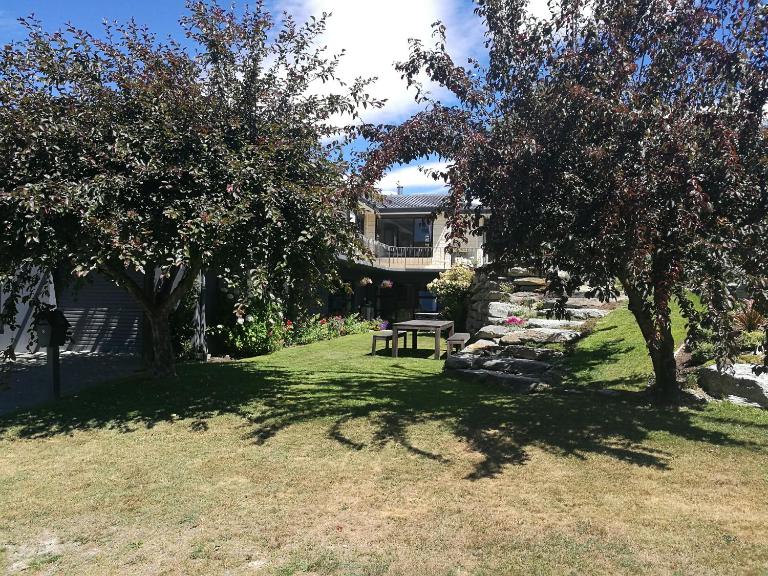 Park to Mountains Apartment - Bed and Breakfast Arrowtown