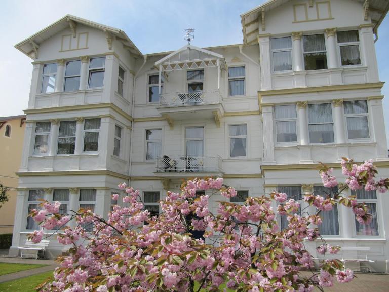 Haus Feldmann - direkt an der Promenade - B&B Ahlbeck