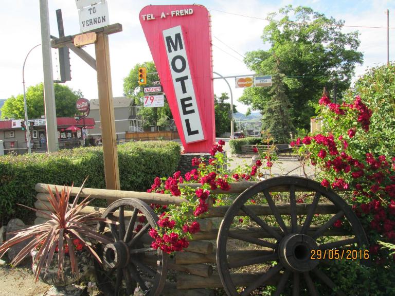 Tel-A-Friend Motel - B&B Vernon