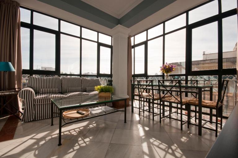 Apartamentos Avenida - B&B Seville