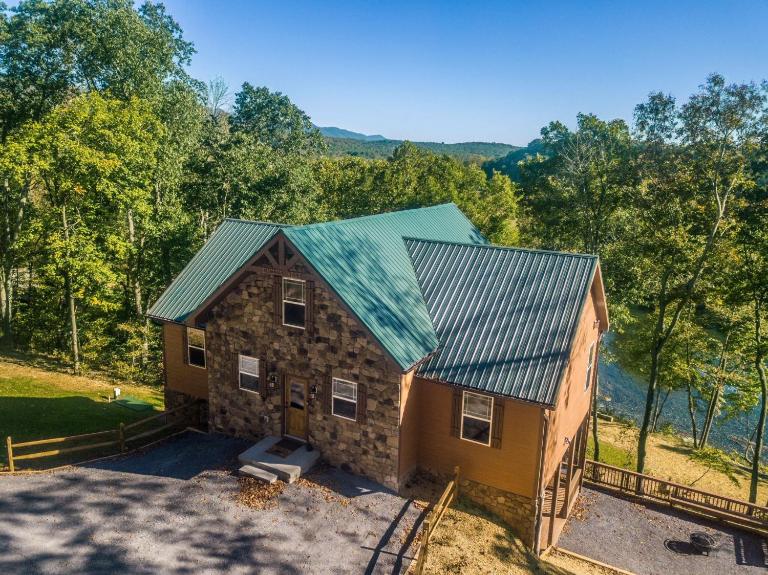 Eagle's Nest- A pet friendly cabin on the river! - B&B Luray