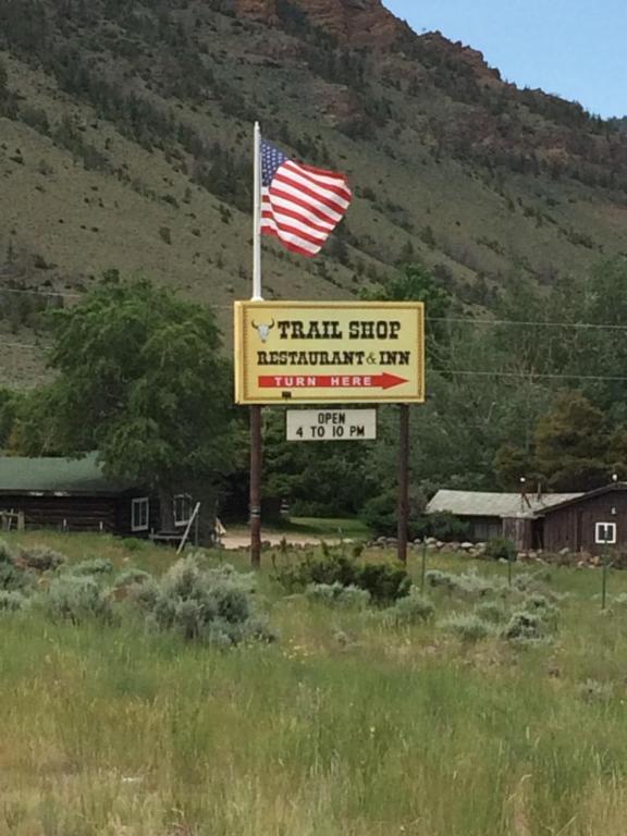 Trail Shop Inn - B&B Wapiti