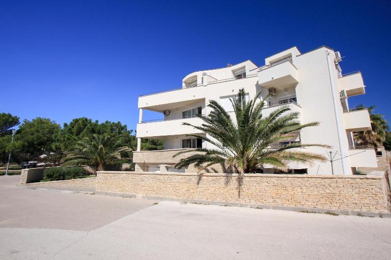 Apartments Franko - B&B Povljana