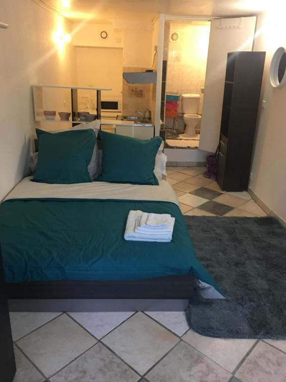 Studio Meuble - B&B Savigny-le-Temple