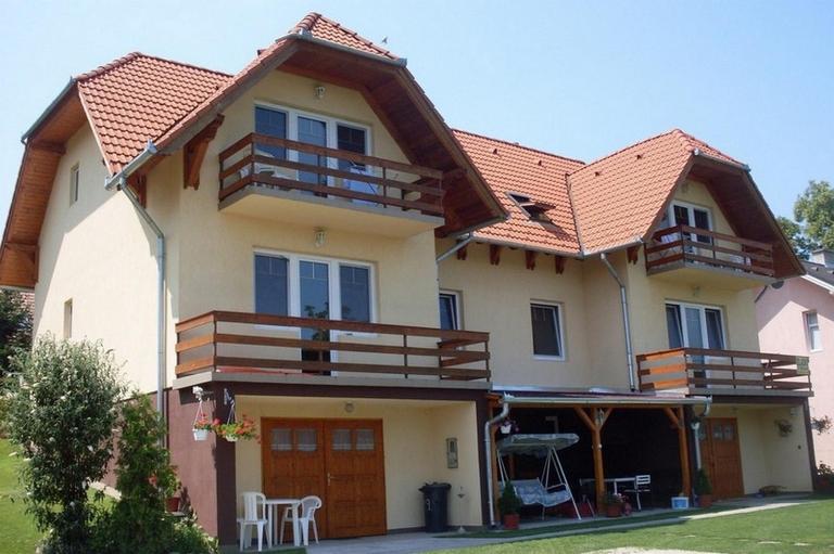 Lala Apartmanok - B&B Balatonboglár
