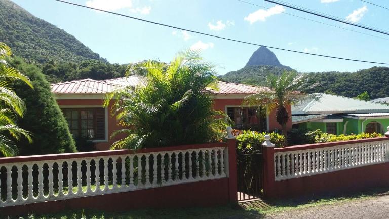 cocoa pod studio - Chambres d'hôtes Soufrière