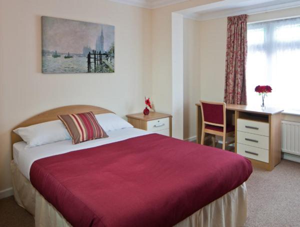 Montrose Guest House - B&B Romford