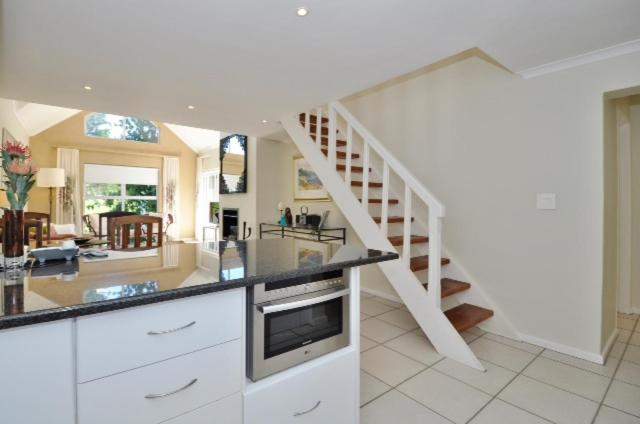 Glen Abbey Apartments On The Erinvale Golf And Country Estate - B&B Somerset West