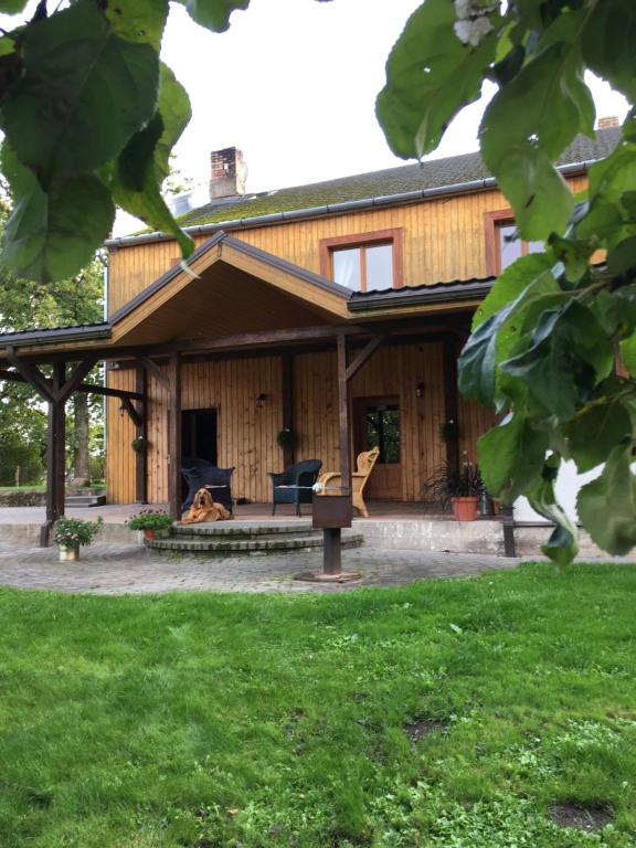 Dzirnaviņas - B&B Bikstu Stacija