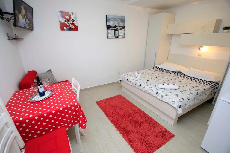 APARTMANI IVONA & IVO - B&B Makarska