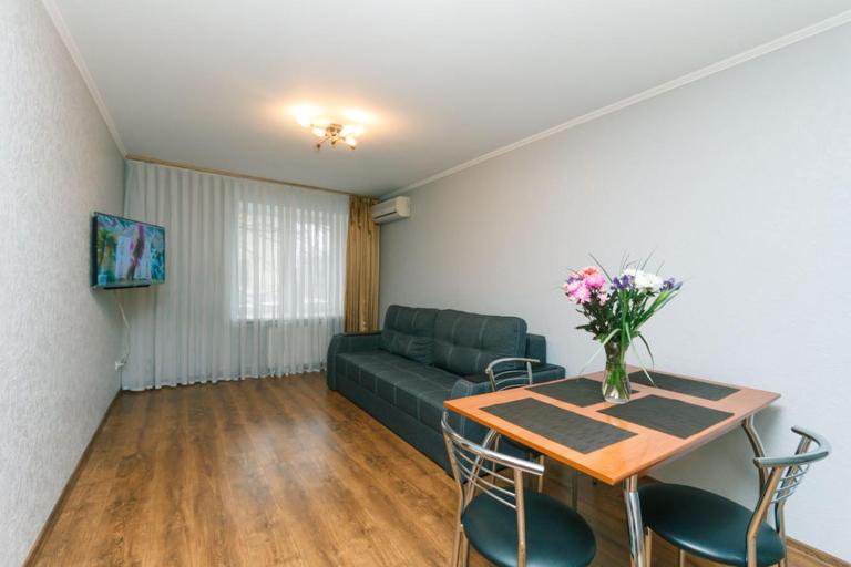 Two bedsright near Arena - B&B Kyiv