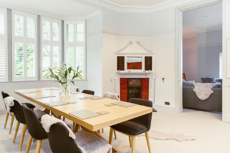 Ramsay Gardens - Grand 4-Bedroom Apartment Next To Castle - B&B Edimburgo