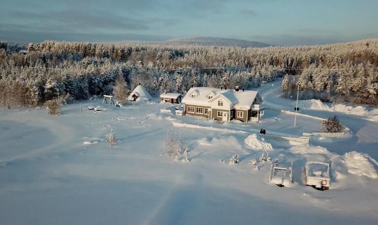 Miekojärvi Resort - B&B Pello
