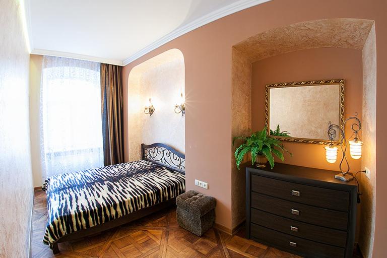 Rynok Square - the heart of Lviv - B&B Leópolis