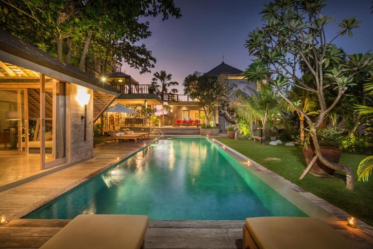 Jadine Bali Villa by Nagisa Bali - B&B Canggu