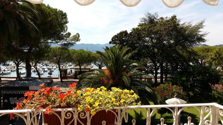 Prima Fila - B&B Lerici