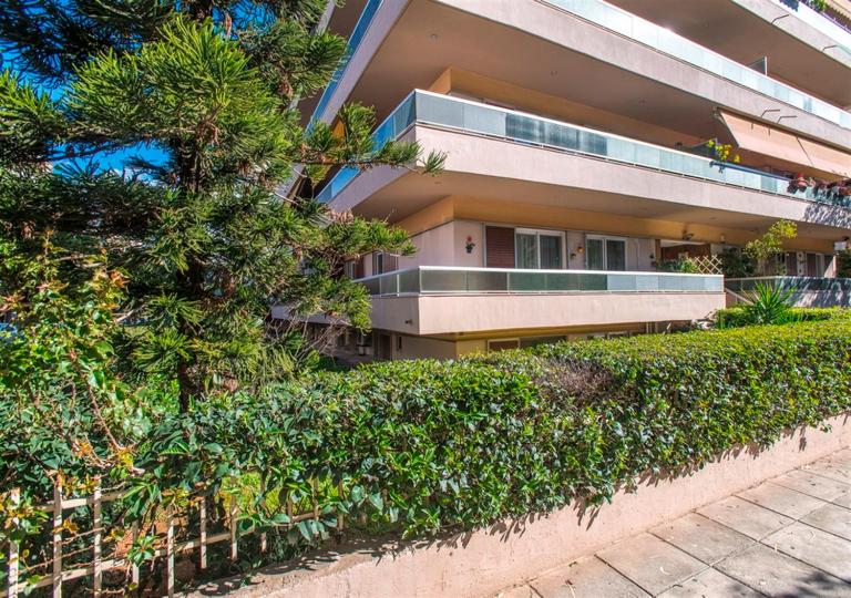 Athena's Comet - B&B Athens