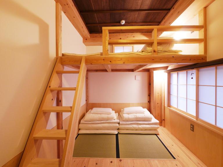 Poly Hostel 2 Namba - Chambres d'hôtes Osaka