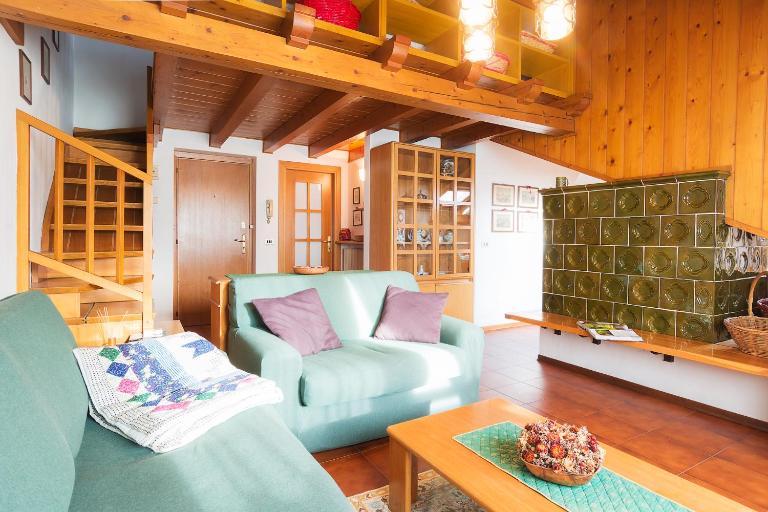Attico Abbraccio di Luce - Bed and Breakfast Spiazzo