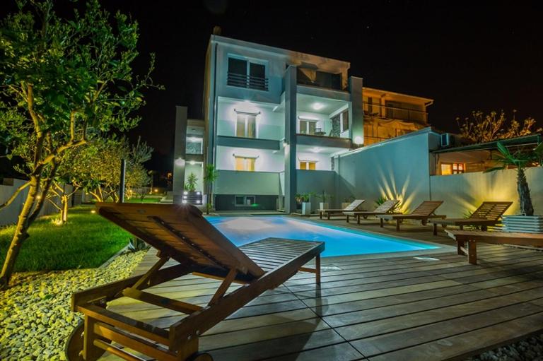Apartmani Pocco Locco - B&B Biograd na Moru