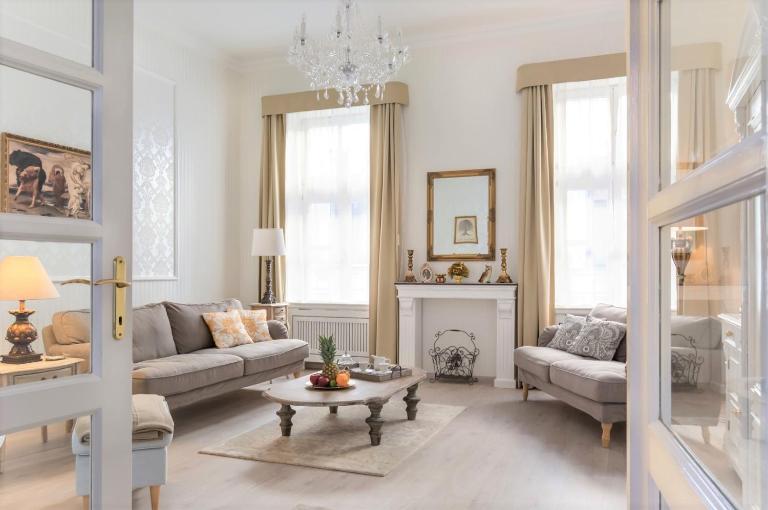 Chestnut & Eliza Suites - Superior Homes Downtown - B&B Budapest