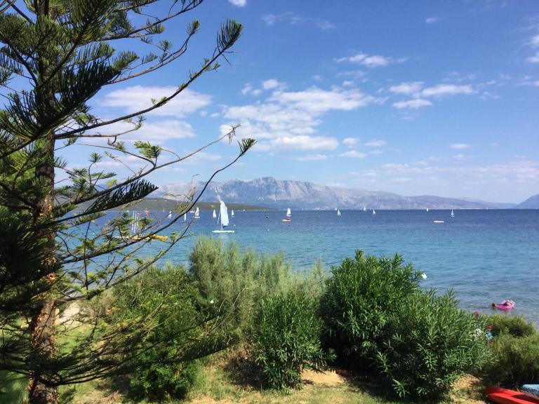 Lefkada Beachfront Apartment - B&B Nikiána