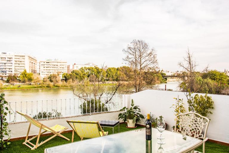 Alohamundi Castilla I - B&B Sevilla