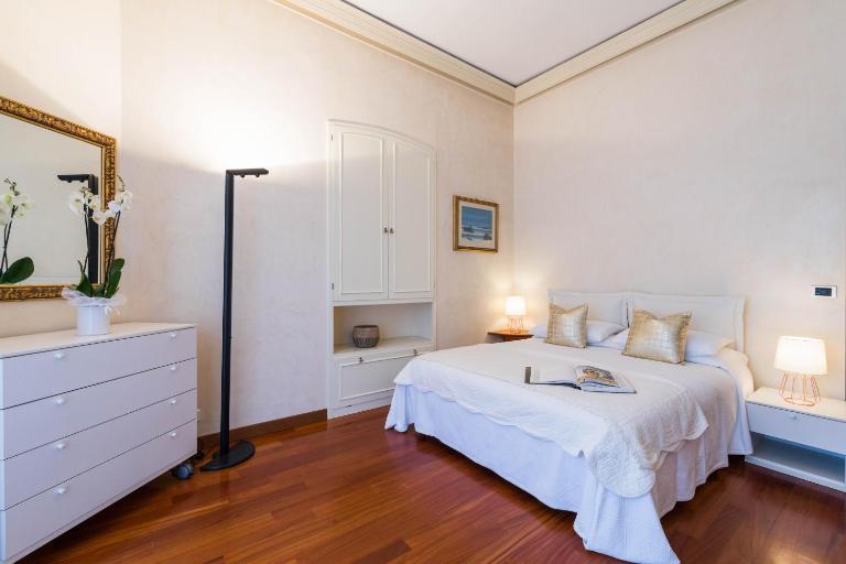 VILLA EUGENIA - Luxury Flat in the Centre, with Parking Space - B&B Bordighera