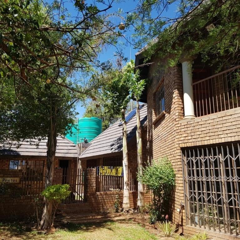Big Boma Guest House - Chambres d'hôtes Lydenburg
