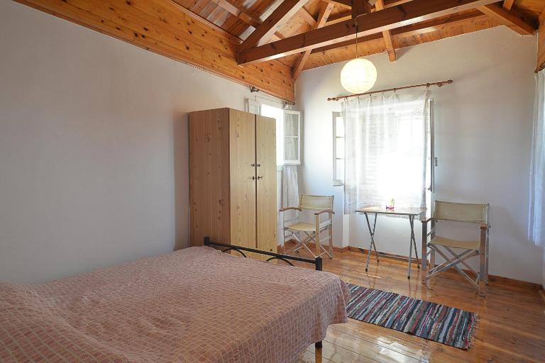 Attic apartment in Corfu Old Town centre - Chambres d'hôtes Karyófyto