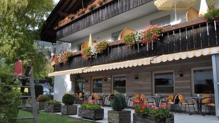 Haus Gufler - Bed and Breakfast Schlanders