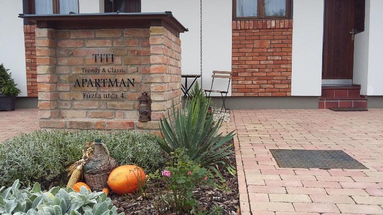 Titi Classic & Trendy Apartman - B&B Bük