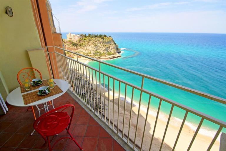 Isola Bella Sea-view Apartment - Bed and Breakfast Tropea