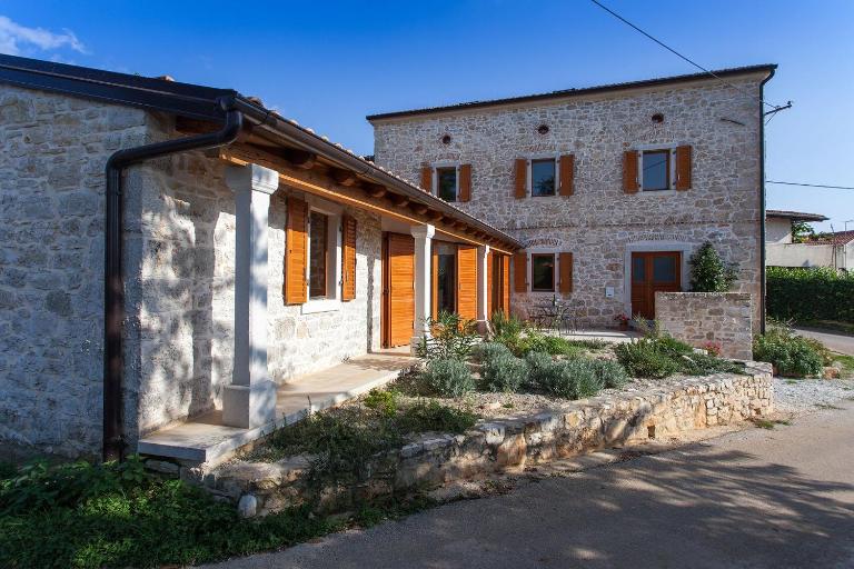 Sunny House - Bed and Breakfast Dračevac