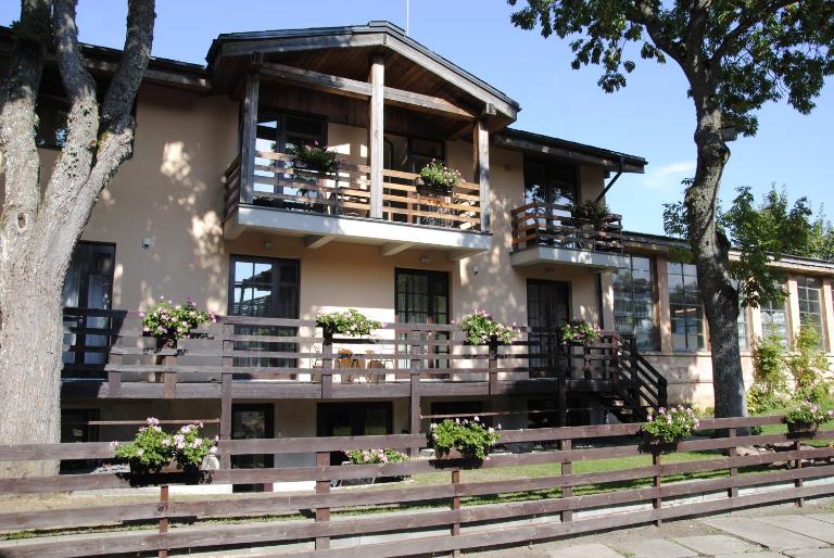 KALNO VILA, Juodkrantėje - B&B Juodkrantė